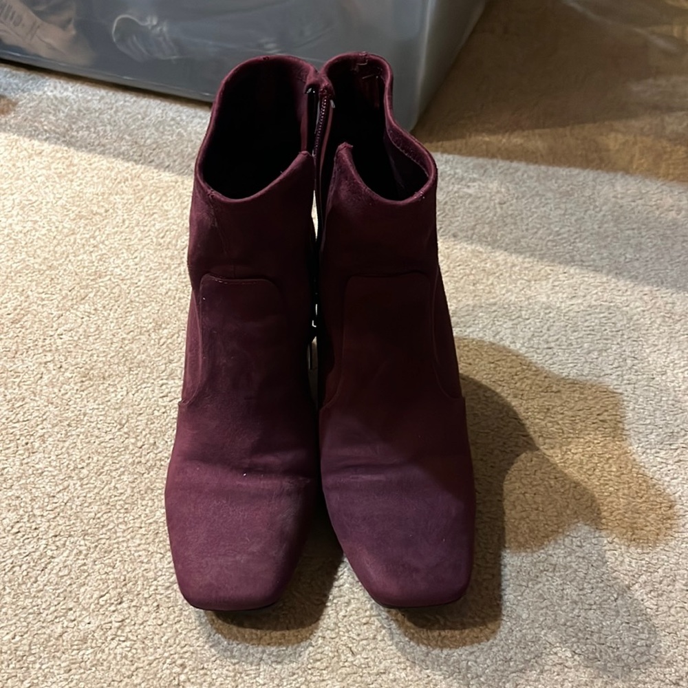 Unida maroon size 9 heeled booties